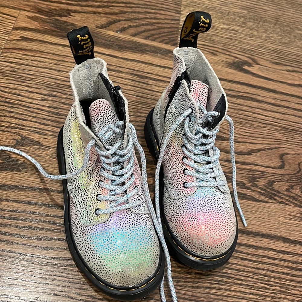 Girls Dr Martens Boots